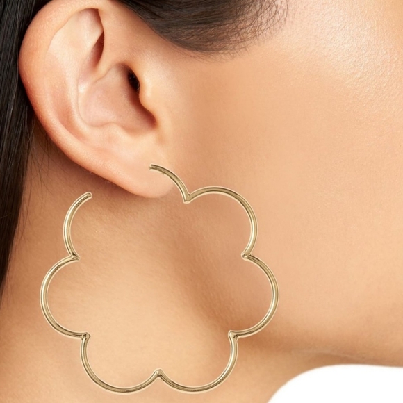 kate spade Jewelry - Kate Spade NWT Scrunched Scallop hoop earrings